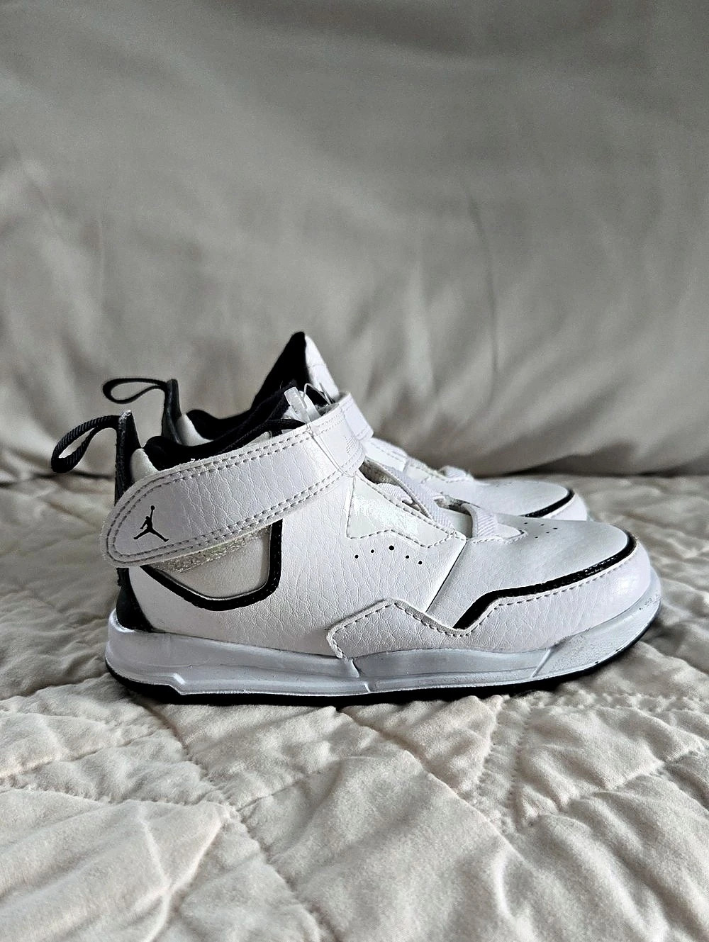 Jordan 1 Mid Alt White & Black Kids US 9C
